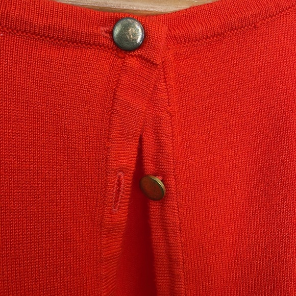 Cute Joseph A sweater. luxurious Rayon & Nylon weave feels rich and silky. Large - Picture 3 of 4